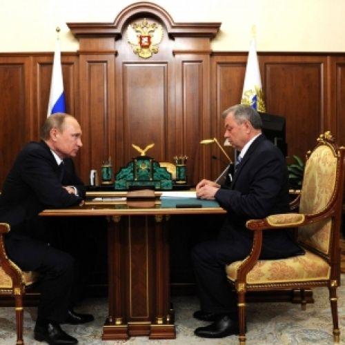 Рабочая встреча Президента России Владимира Путина с губернатором области Анатолием Артамоновым