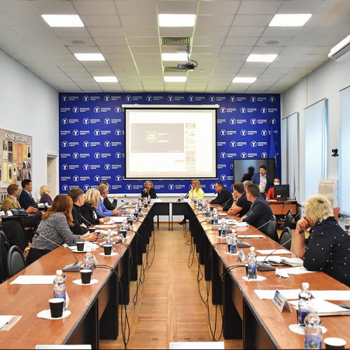 Представители предприятий легкой промышленности Калужской и Свердловской областей обсудили возможности для сотрудничества