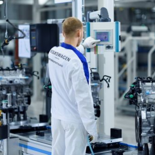 Volkswagen Group Rus отмечает производство 600-тысячного двигателя на заводе в Калуге