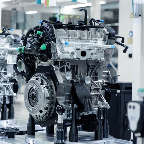 Volkswagen Group Rus отмечает производство 400-тысячного двигателя на заводе в Калуге